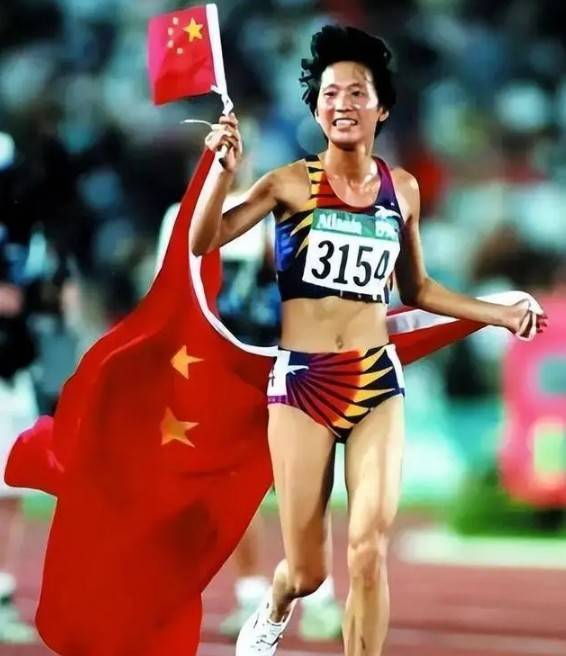 易胜博体育官方入口-退役后移居美国，3个孩子3个爹，53岁奥运冠军王军霞现在还好吗？|中长跑|婚姻|运动员|人生|传奇_新浪体育_新浪新闻