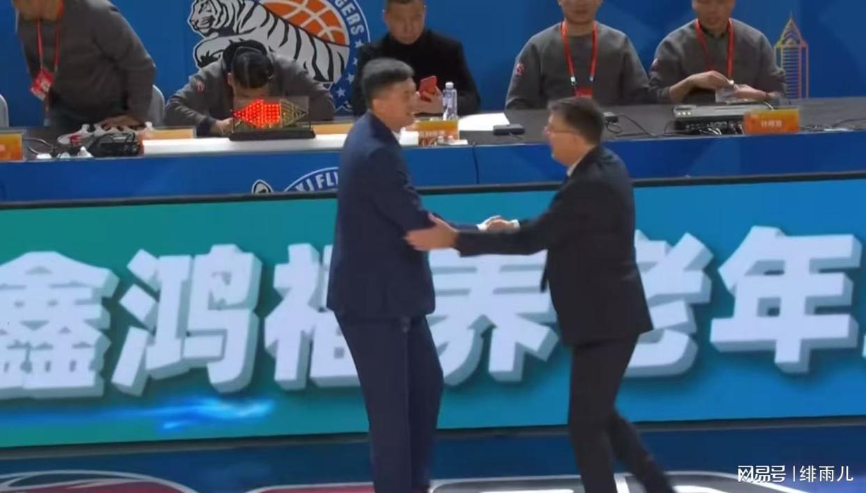 易胜博体育-太蹊跷了！广东队领先18分却惨遭新疆逆转，杜锋有望挖走劳森？